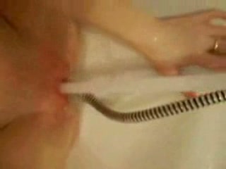 Lots of girls play this way in the bathtub! You didn't know!!? Well now you do, check the vid out and discover out of the oldest female masturbation techniques!
